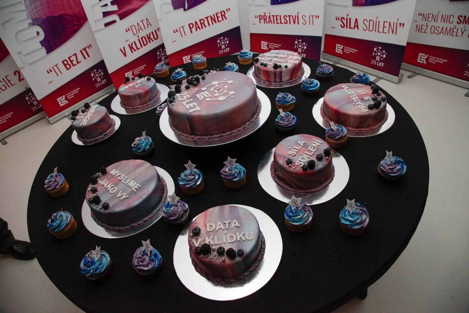 Cakes for the 25th anniversary of K-net on the theme of planetarium