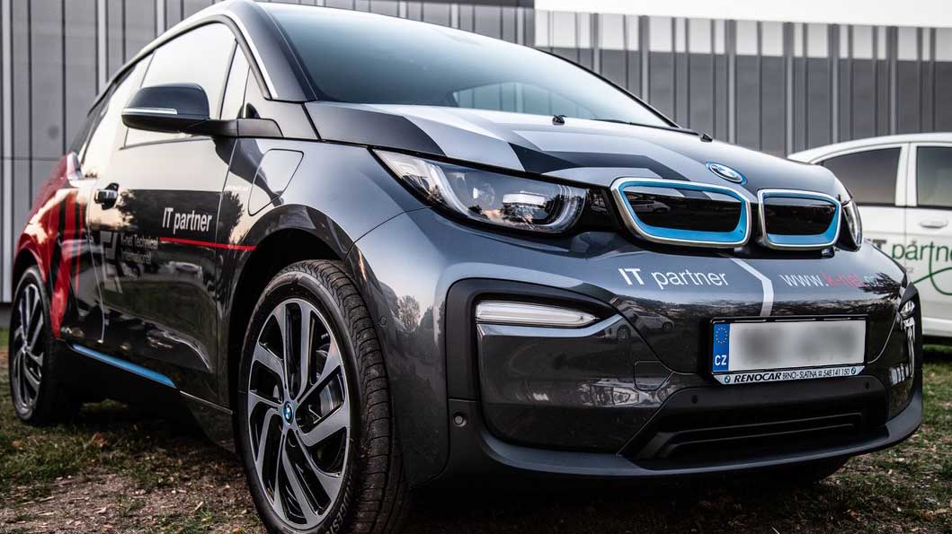 Front view of the K-net electric BMW i3