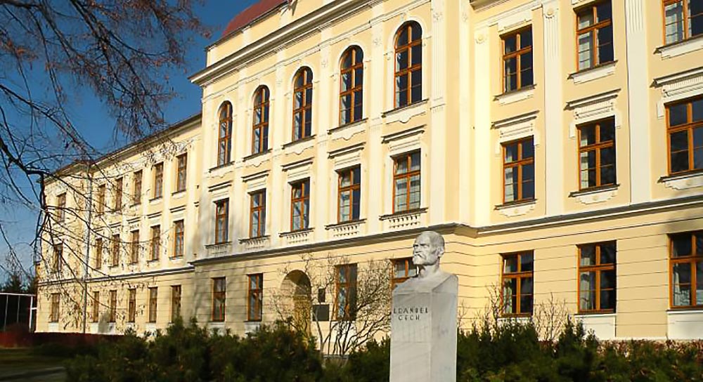 View of the building of the K-net customer, Gymnázium Vincence Makovského