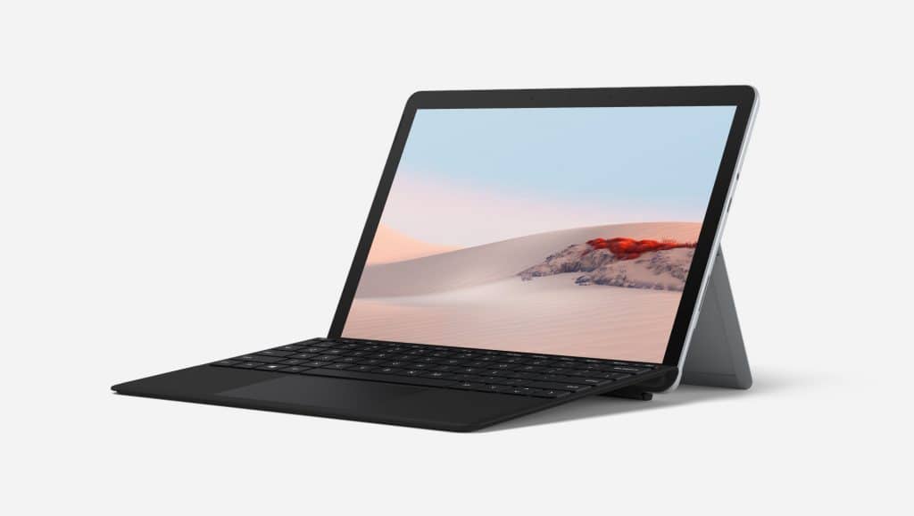 Tablet Surface společnosti Microsoft v černém provedení